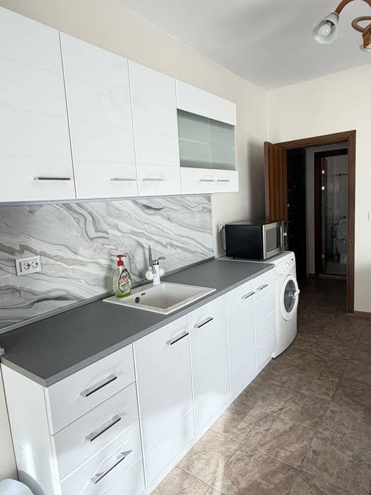 Дава се под наем Двустаен апартамент в Бургас, Лазур - 68 кв.м за 448.8 € - Снимка #2