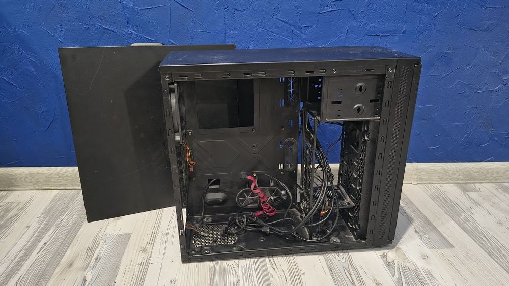 компьютерный корпус Cooler Master Silencio 452 (модель SIL-452-KKN1).