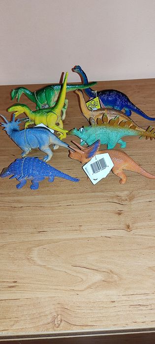 Динозаври играчки