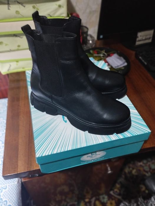 Продам кожаные сапоги
