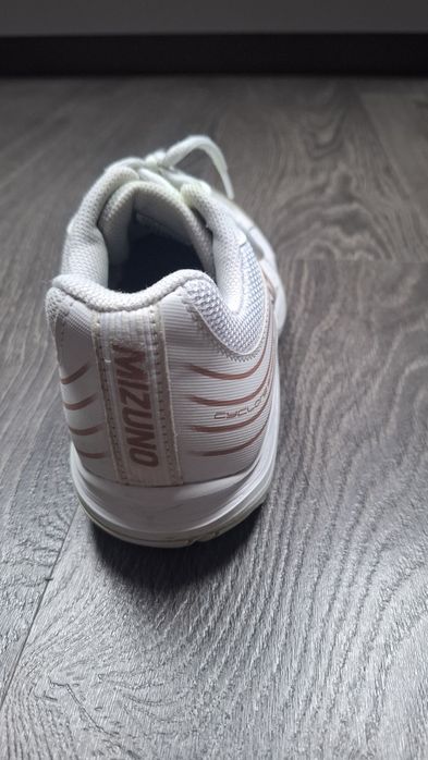 Mizuno Cyclon Speed 3