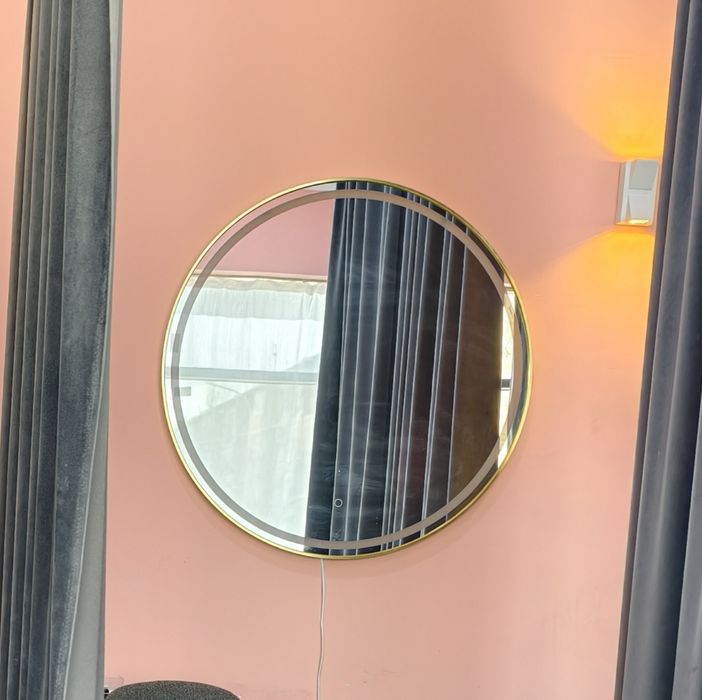 Настенное Зеркало  .