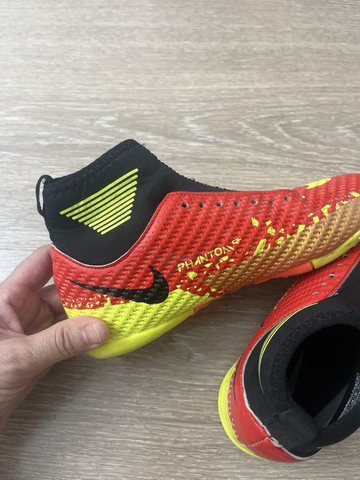 Бутсы футбольные