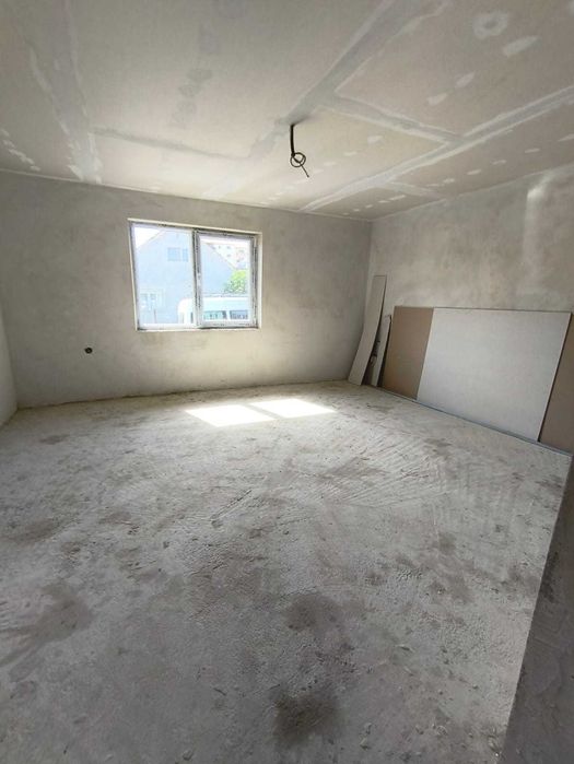 Casa de vânzare semifinisata Bistrița, strada Subcetate