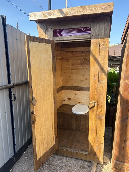 Продам уличный туалет