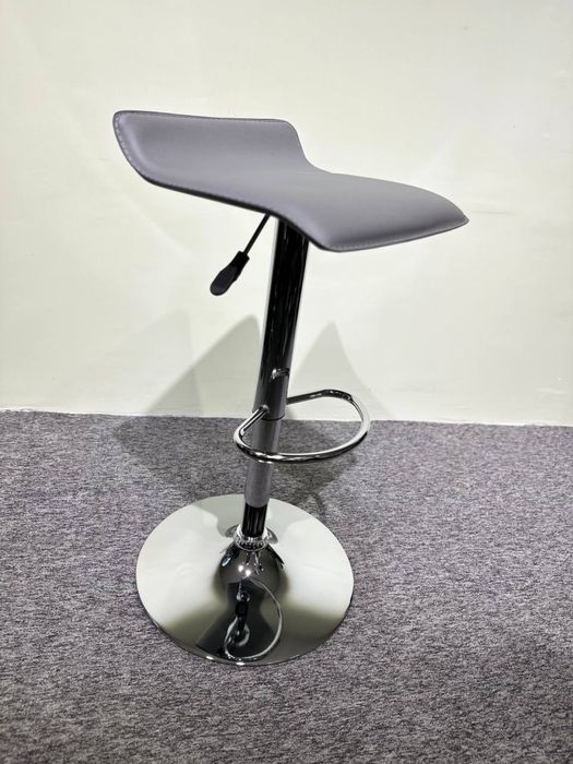 Barni stul  hittoyda ishlqb chiqarilgan birinchi qoldan