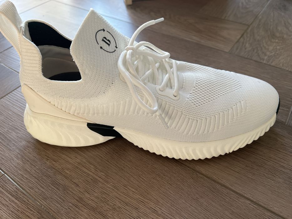 Кроссовки, белые