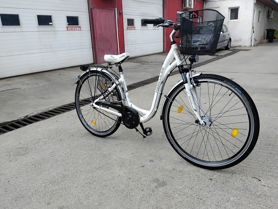Vând bicicleta din aluminiu pentru damă