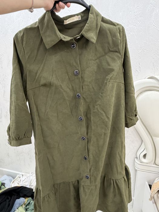 Женская куртка, платья