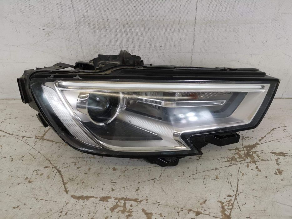 Десен Фар Ауди А3 8V [фейслифт] [ - ] Оригинален Авариран Audi A3 8V [