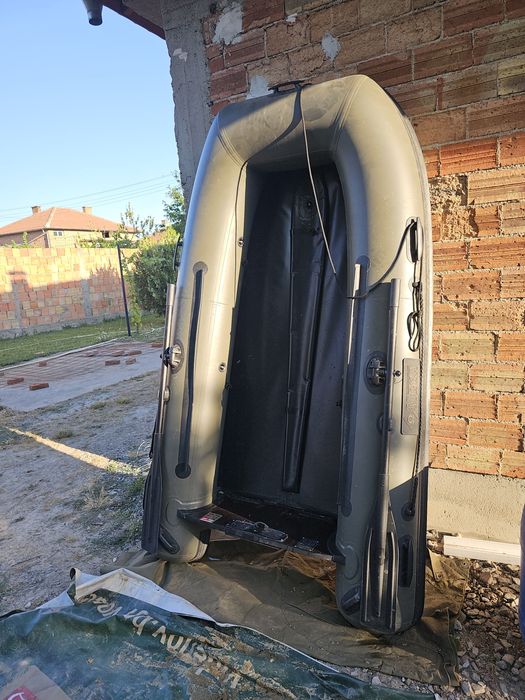 Лодка omega carp series 249KU motorguide