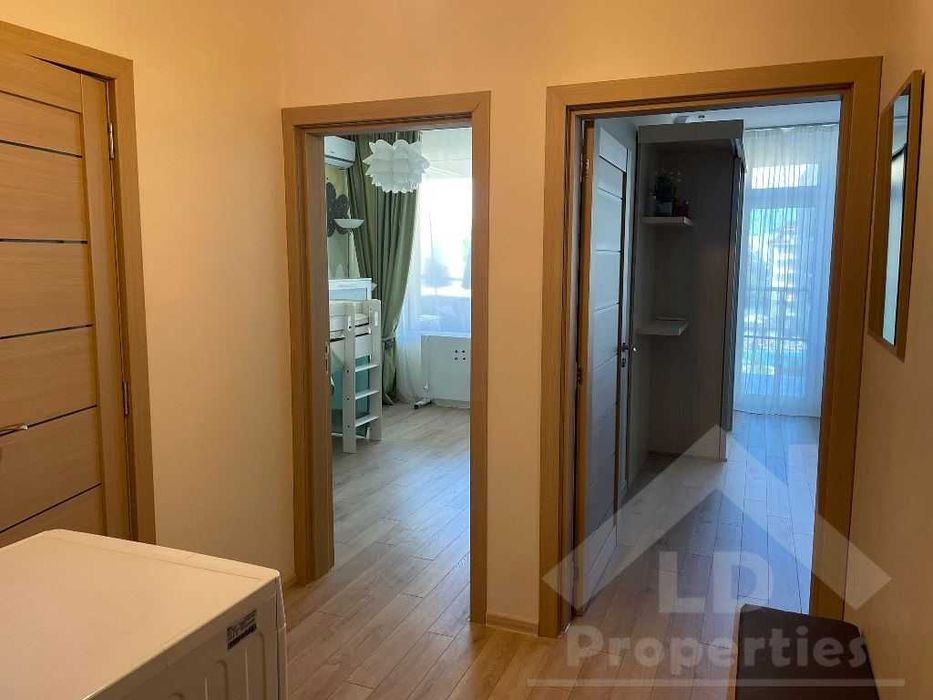 Продава се Двустаен апартамент в к.к. Св.Св. Константин и Елена - 67 кв.м за 2463 €/кв.м - Снимка #4