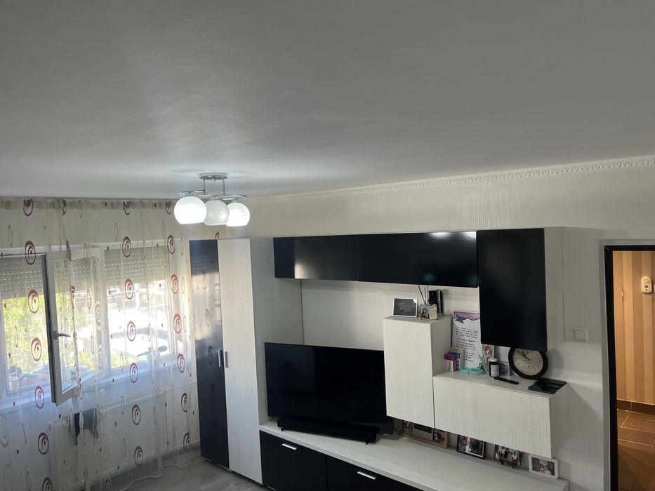 Vând apartament Y3