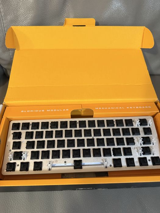 Custom Glorious GMMK Compact клавиатура– Gateron Oil King V2