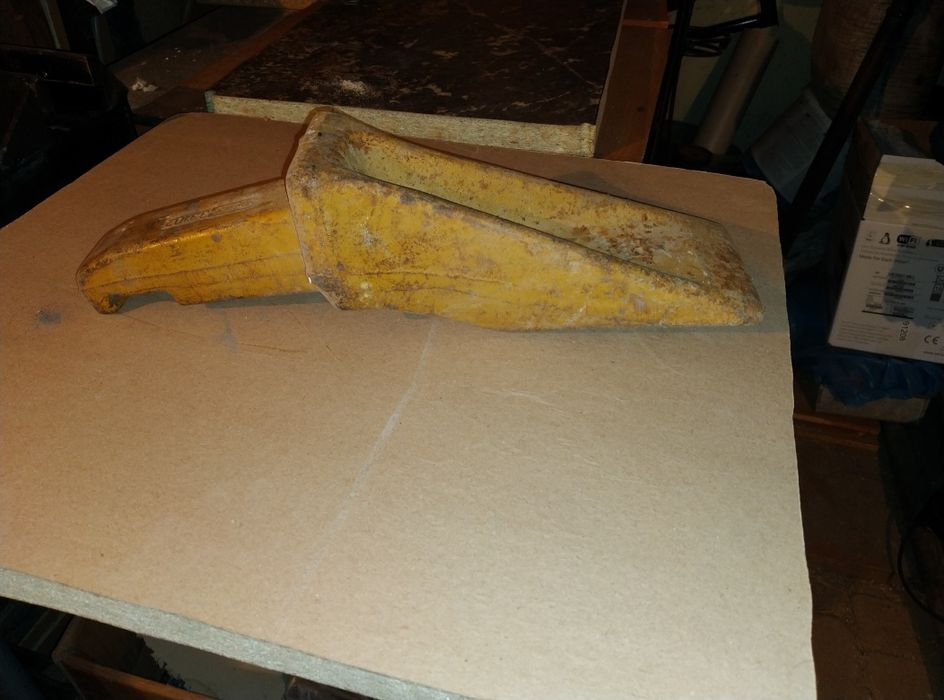 Запчасти на эсковатор