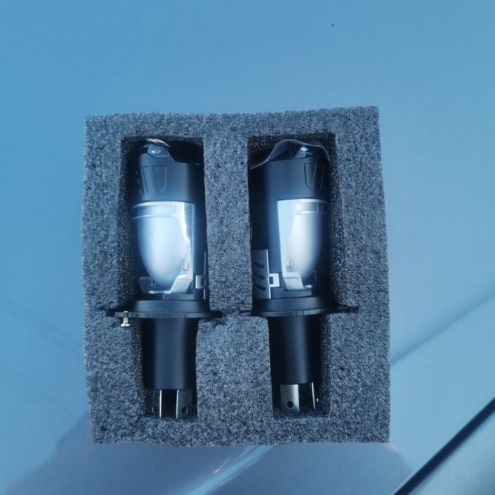 Becuri led cu lupă H4