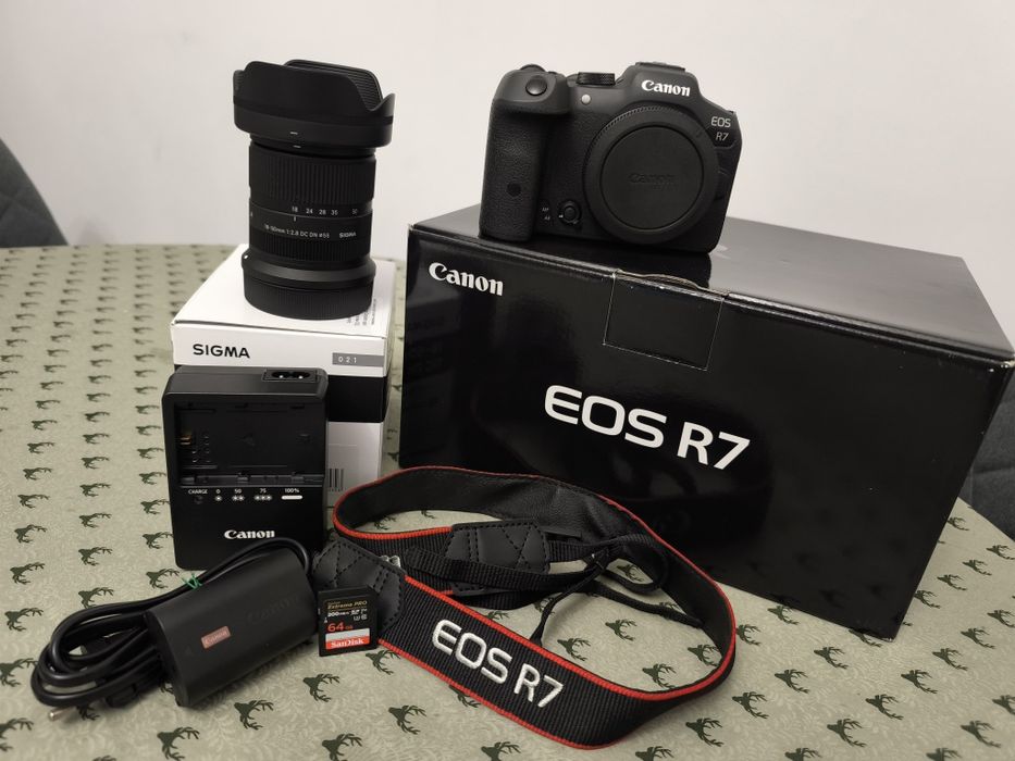 Продавам Canon EOS R7 + Sigma 18-50mm f/2.8 + ПОДАРЪК 64GB SD карта