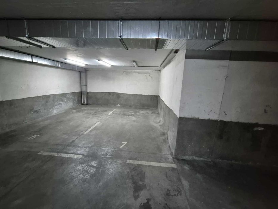 Дава се под наем Гараж / Паркомясто в София, Център - 20 кв.м за 199 € - Снимка #1