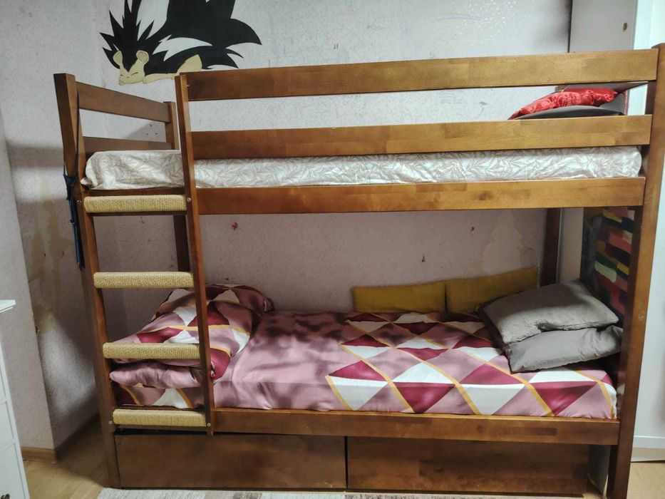 Двухярусная кровать !