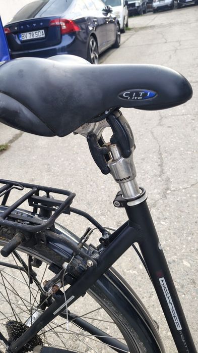 Bicicleta Kalkhoff roți 28. Dinam în roata fata. Full Shimano.