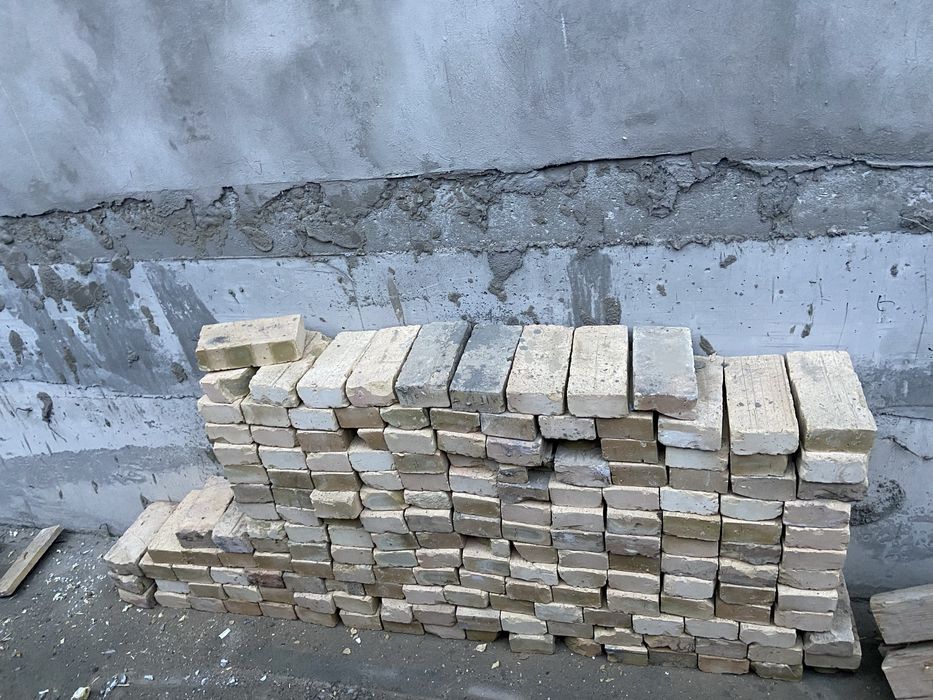 Кирпич 150 шт примерно