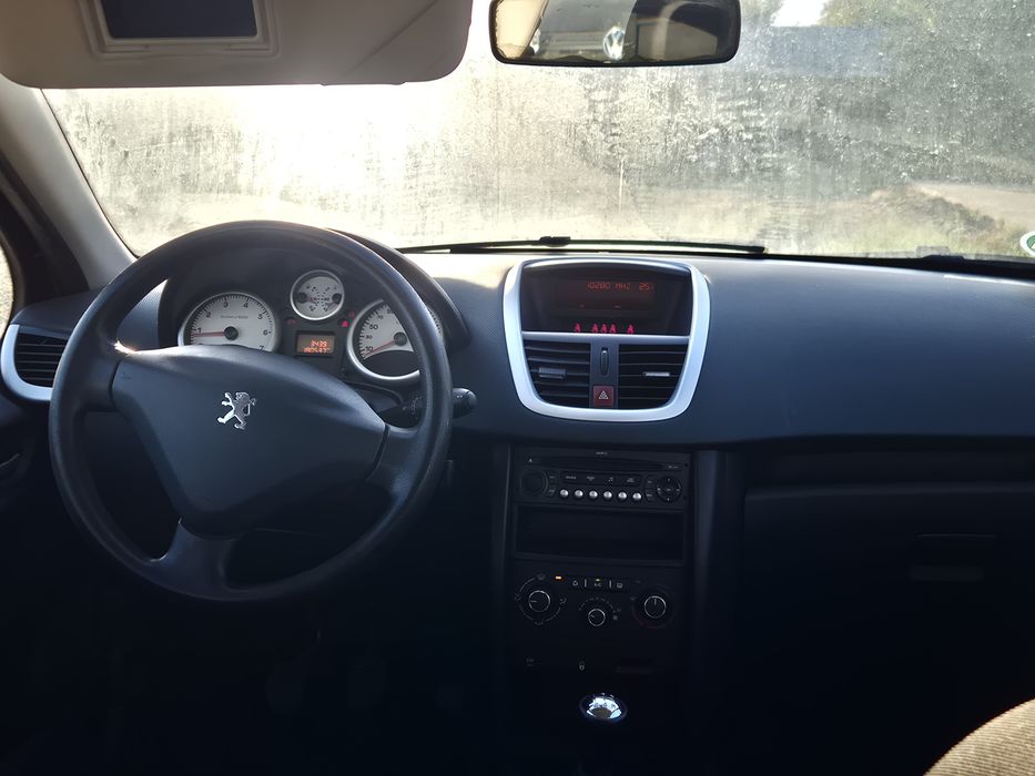 Peugeot 207 1.4 90 cp... 2009