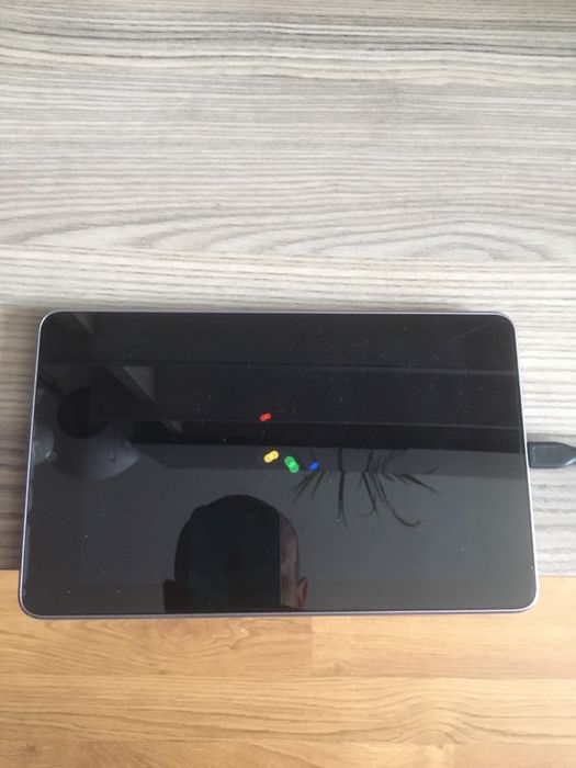 Продавам таблет Asus Nexus