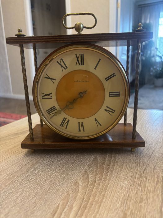 Продам часы настольные