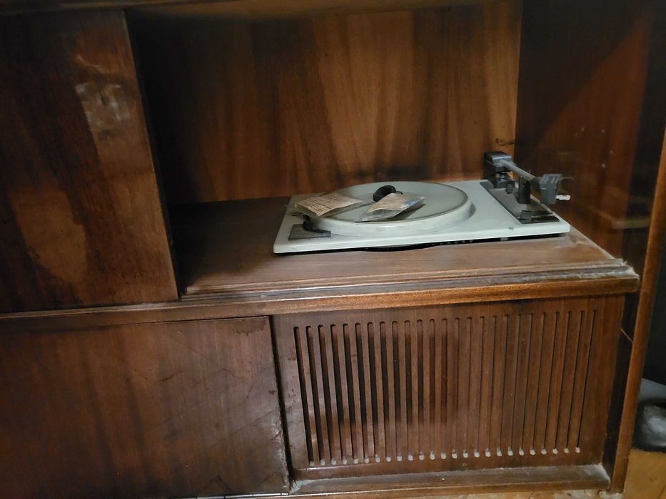 Радио грамофонен шкаф