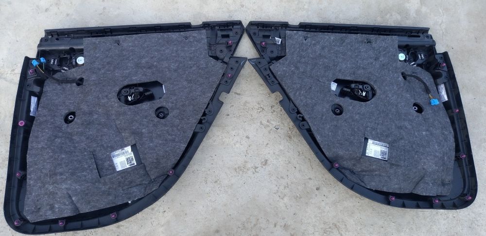 Продам обшивки дверей от Mercerdes w205