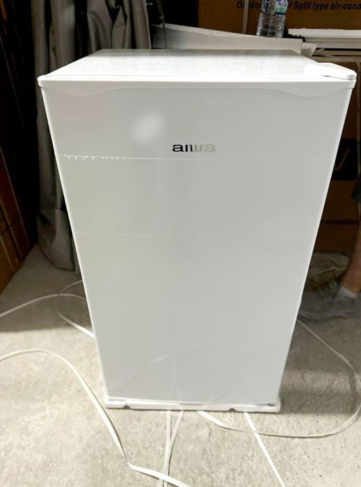 Холодильник мини Aiwa 90L