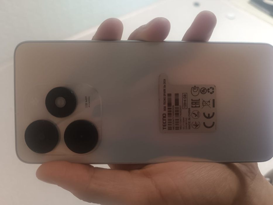 Продам телефон TECHNO SPARK GO 2024