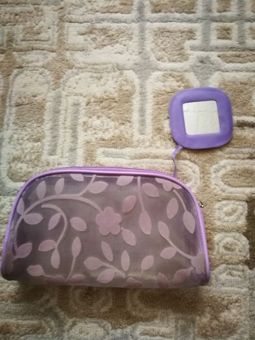 Продам женскую косметичку. Новая.