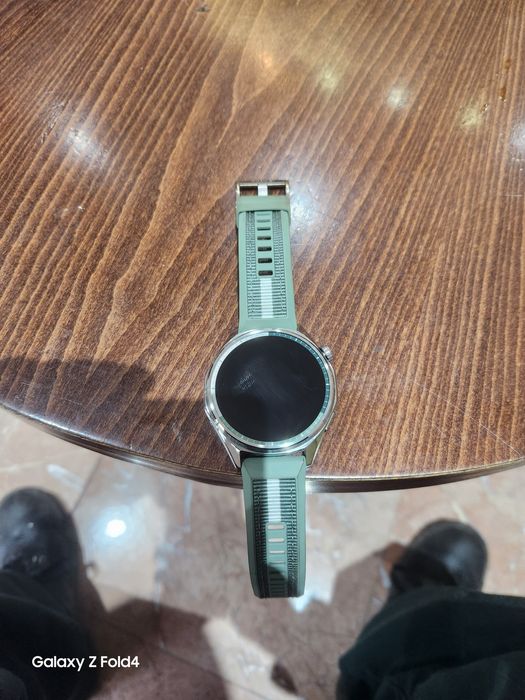 Продавам часовник нов Huawei GT 6