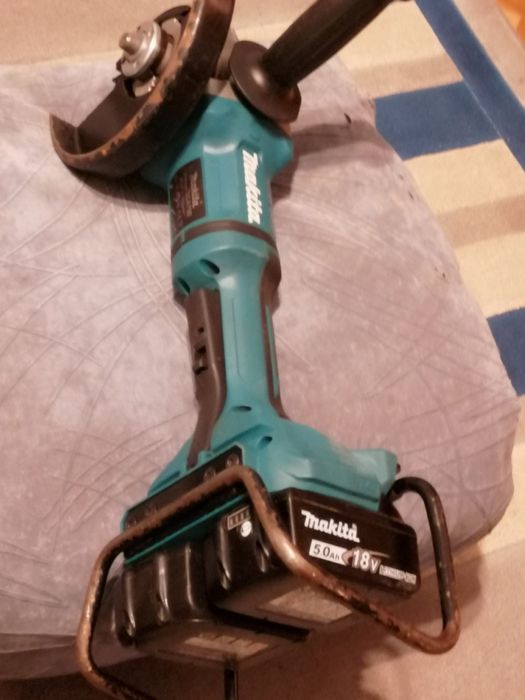 Безчеткова Makita DGA 700