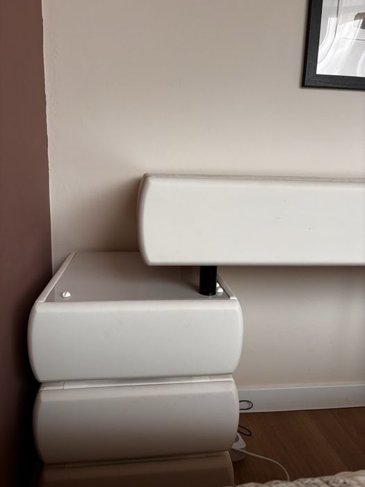 Уникална Тоалетка в бял/крем разтягаща се