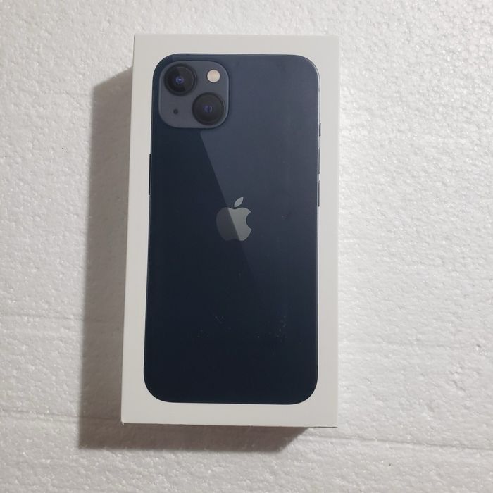 Продам iPhone 13