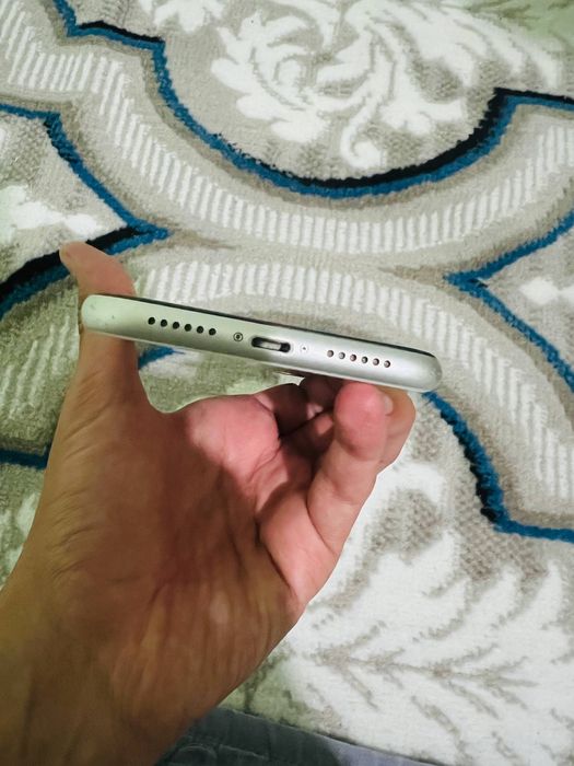 Iphone 11 xotira 64 GB