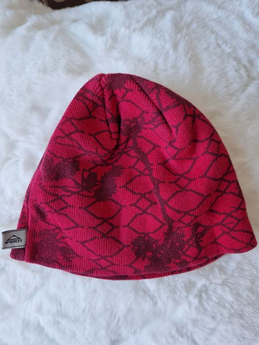 Лот шапки за момиче