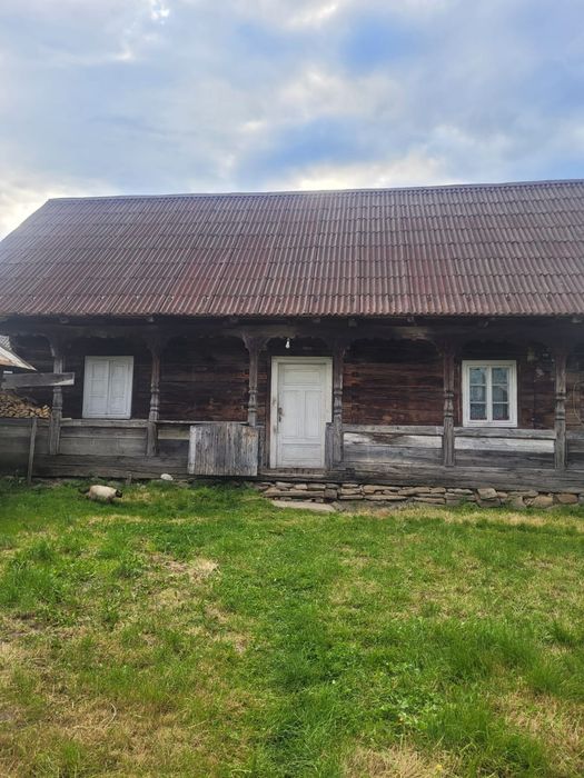 Casa din lemn de stejar tradițională Maramures