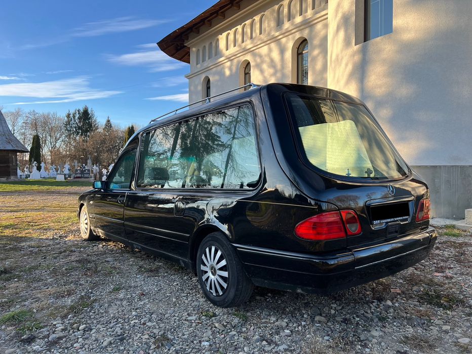 Mercedes E Class masină mortuară 2.2 diesel