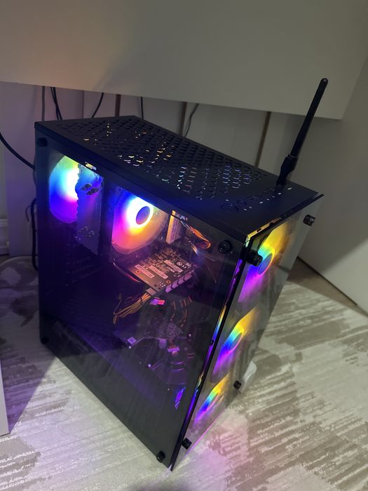 Компютер ( кресло и стол вместе)