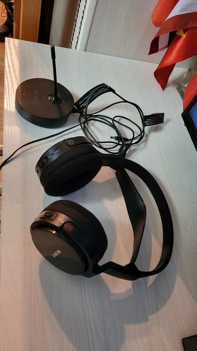 Продам беспроводные  стереонаушники MDR-RF811R.  Фирмы SONY