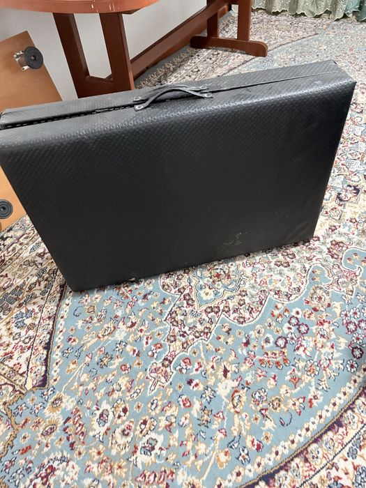 Кушетка для массажа и наращивание ресниц