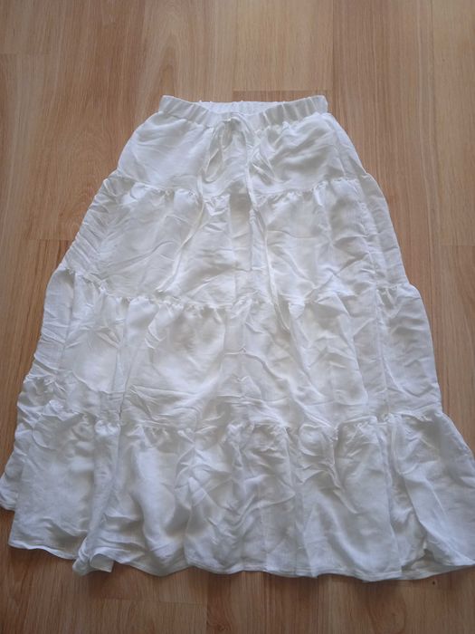 Дамска бяла пола