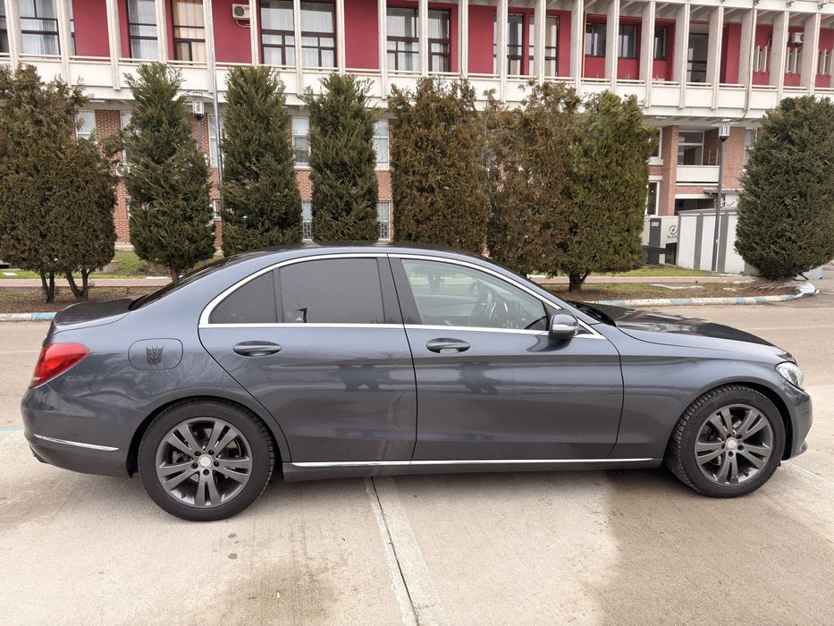 Mercedes-Benz C-Class c220