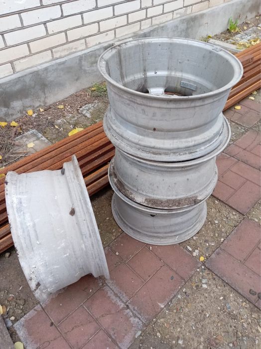 Продам б/у Диски на 7G*15 H2