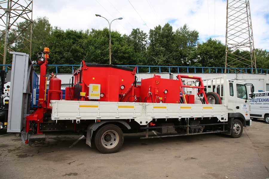 Машина для ямочного ремонта асфальта