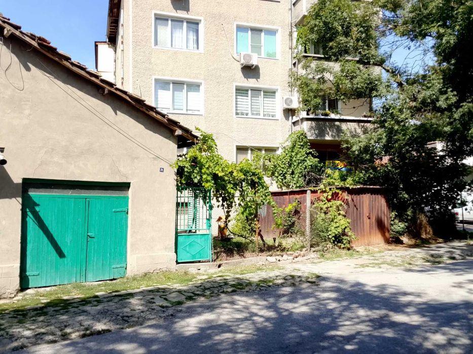 Продава се Къща в Търговище, Център - 185 кв.м за 745 €/кв.м - Снимка #2