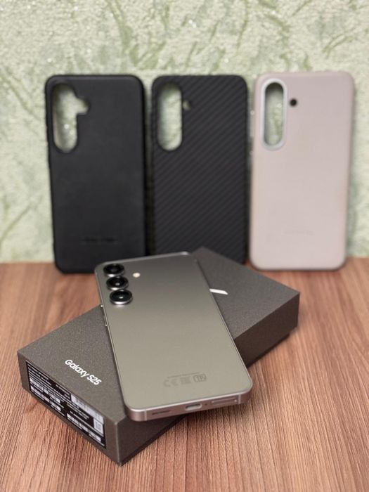 Samsung S 25 silver